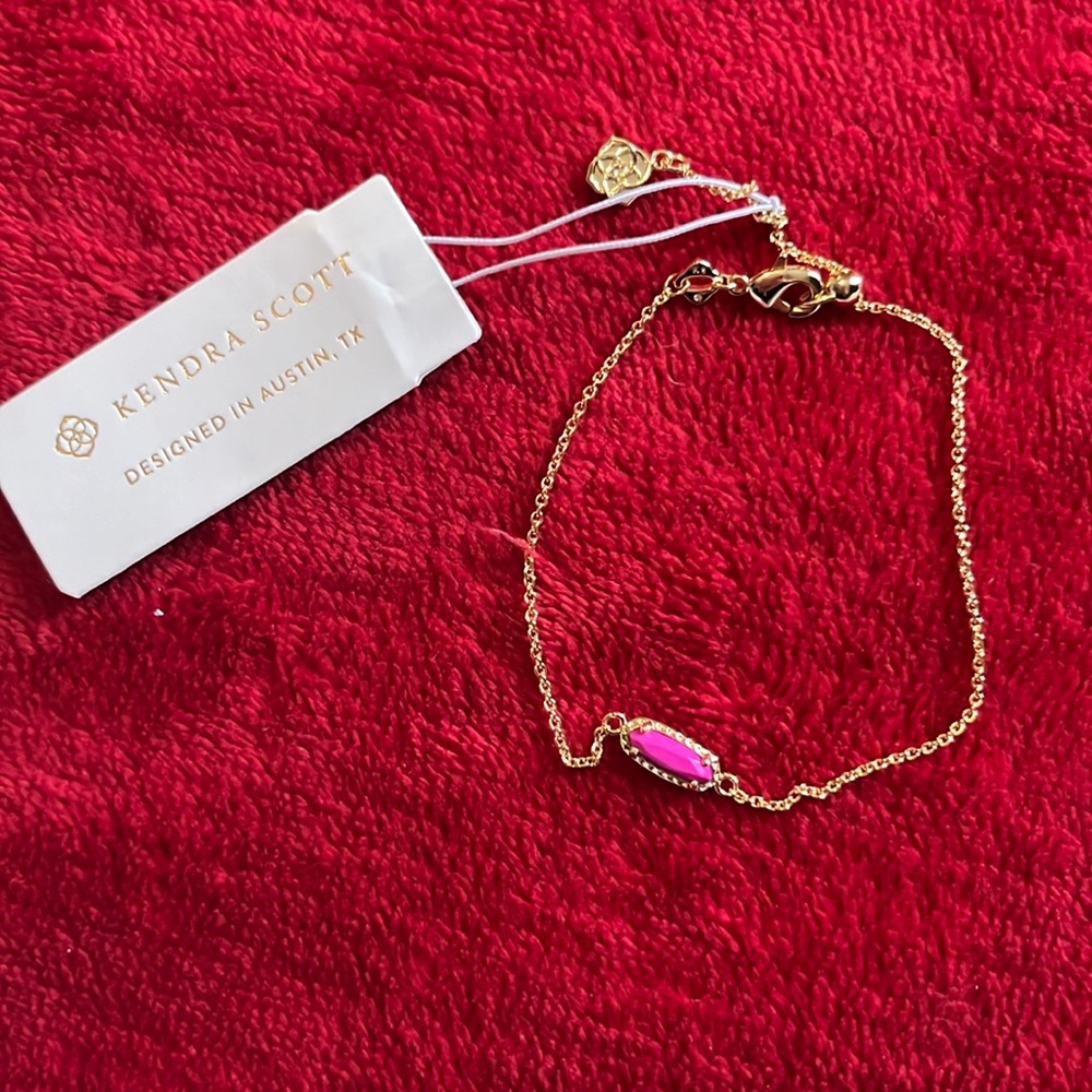 Kendra Scott bracelet.